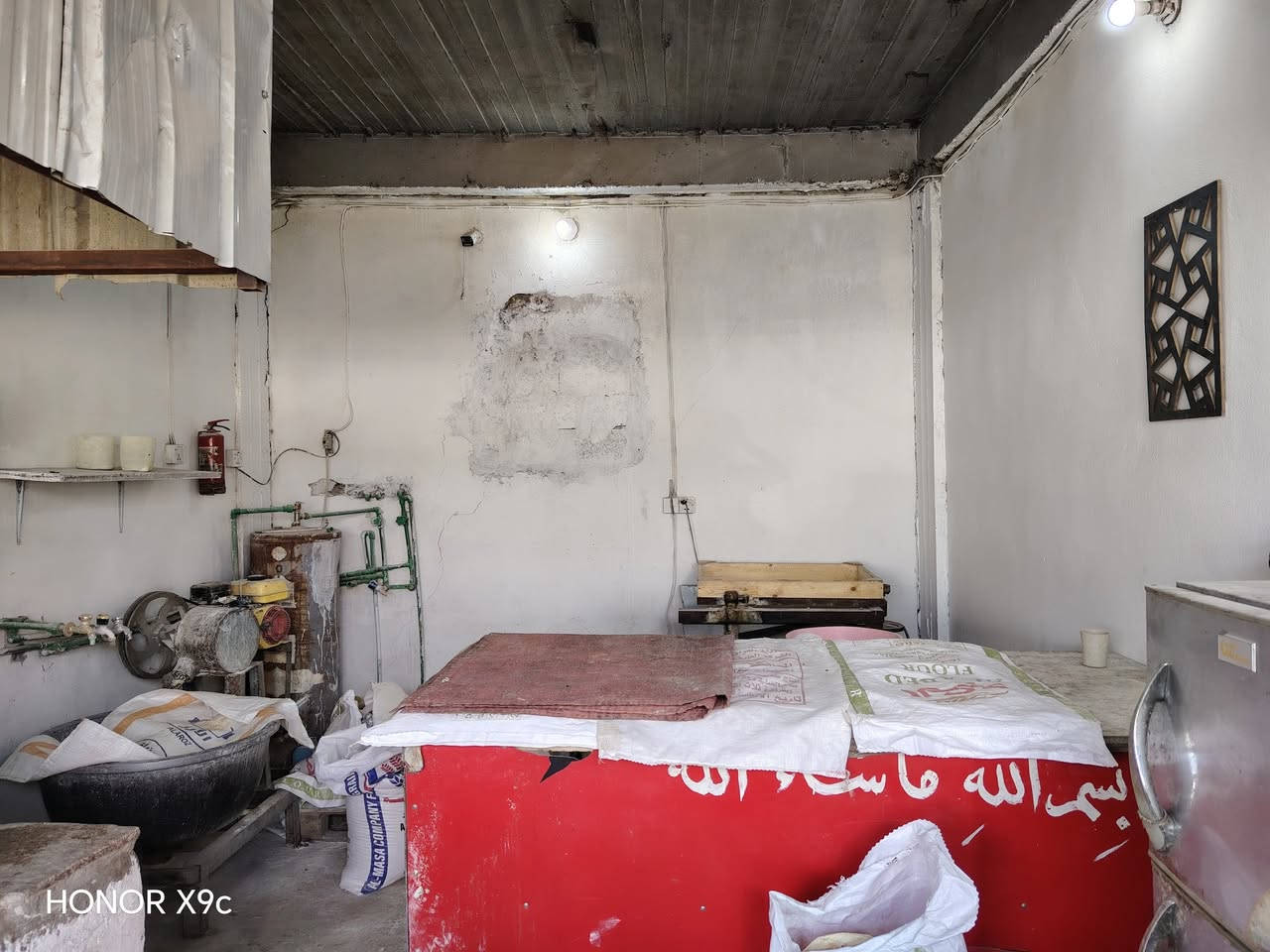 سلام عليكم مخبز البيع
المكان نجف الكوفه قرب جسر المام علي
الرقم *********** التفسار
