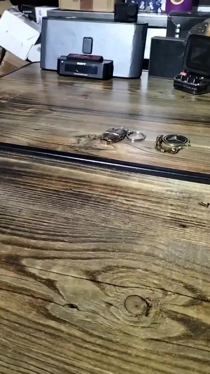 لعشاق الإنتاج الموسيقي والـ Beat Making! 🎧 وصلتنا قطعة احترافية (MIDI Controller) بمواصفات عالمية

16 Pad بـ RGB ألوان خرافية وحساسية عالية.
أزرار تحكم كاملة و 8 مفاتيح دوارة (Encoders).

يشتغل لاسلكي (Wireless) وببطارية داخلية يعني تخلص من هوسة الوايرات.

منفذ USB-C حديث ومخرج MIDI.
القطعة أمازونية أصلية ونظيفة جداً. اللي يفتهم بهاي القطع يعرف قيمتها! للاستفسار راسلونا خاص


**إذا كنت صاحب هذا الإعلان وتريد حذفه لأي سبب، رجاءا أرسل رسالة إلى الدعم الفني**