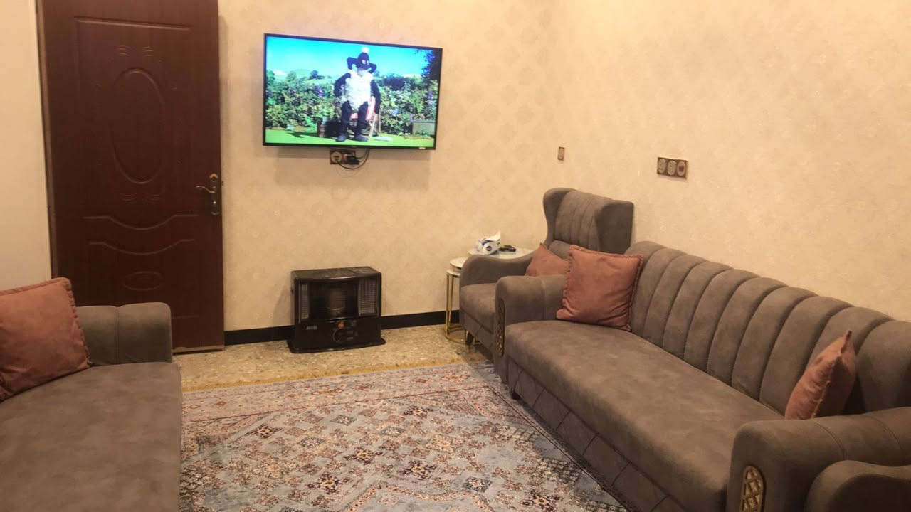 الدار للبيع ركن زراعي سند 25مال بيت سعيد
🏚️🏚️🏚️🏚️🏚️🏚️🏚️🏚️🏚️
عباره عن وحدتين سكنيه 
بس تفتح باب عل خارج او اتريده بيت كامل 
🏚️🏚️🏚️🏚️🏚️🏚️🏚️🏚️🏚️
مساحة (85) متر 
واجه (6.50) 
عرض الشارع (10) متر 
السعر (250) مليون 
بناء (٢٠٢١) 
🏚️🏚️🏚️🏚️🏚️🏚️🏚️🏚️
طابق لا رضي يحتوي على كراج صغير مدخلين غرفه وصاله مطبخ وخدمات وخدمات خارجيه 
طابق ثاني يحتوي على 3غرف نوم وصاله وخدمات 
وبيتونه وسطحين 
🏚️🏚️🏚️🏚️🏚️🏚️🏚️🏚️🏚️

العنوان سبع ابكار شارع علوة بغداد 

🟥🟥🟥🟥🟥🟥🟥🟥
يمكنكم إرسال عروضكم العقارية ( اراضي _ دور _ عمارات وكل ما يتعلق بالعقار ) ما عليكم سوىى ارسال المعلومات برسالة واذا كان متوفر صور للعقار لعرضها في المكتب وعلى صفحتنا على الفيس والله الموفق
نسبة الدلالية / 1 /بل 100
🔶🔶🟣🔺🔻🟣🟨🟥
للاستفسار أكثر تفظل اتصل خاص دلال بغداد للعقار


**إذا كنت صاحب هذا الإعلان وتريد حذفه لأي سبب، رجاءا أرسل رسالة إلى الدعم الفني**