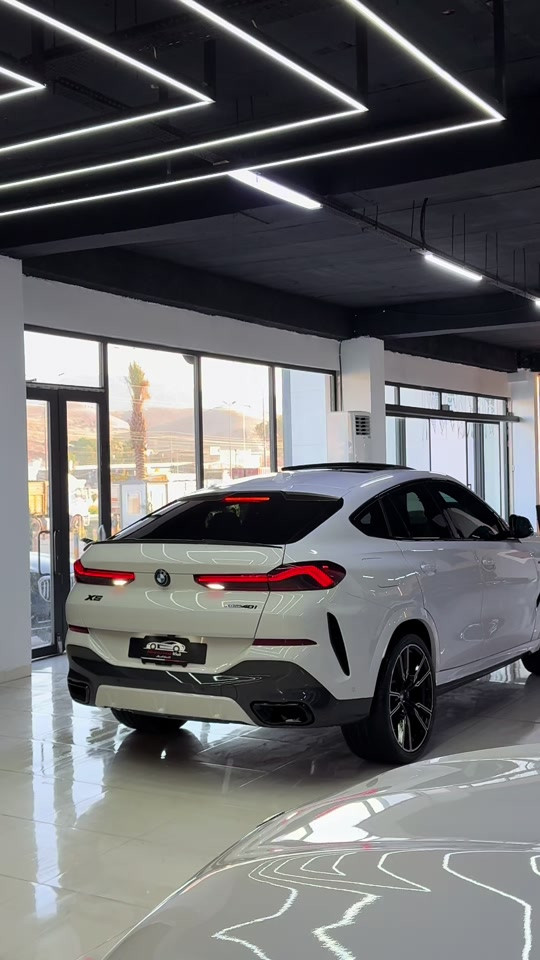 Bmw-x6 2025  First part clear Full option  10,000mil White & black Newwwww Call for price: ***********
