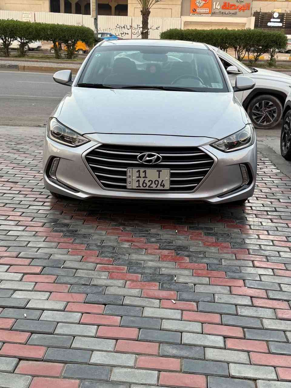 السلام عليكم 
النترا 2018 محرك 2000 دوش كير ATبلاد 
السياره فول الأخير 
بصمه 
فتحه 
بصمه أبواب 
باتري جديد صار أسبوع من شاده 
محرك خير من الله تبريد ثلج 🧊 تدفئه 
السياره مدوشمه بل كامل 
رقم بغداد الجديد تحويل مباشر السياره جاهزه من كلشي ربع متصرف عليها مال جناي حادث خلفي موضح بل صوره 
ماشيه 95mi
العنوان بغداد الشعب 
السعر 130 
رقم تلفون 
***********
