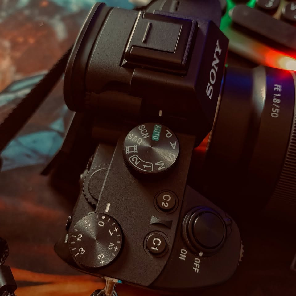 للبيع / SONY A7iii
جديدة استعمال قليل مابيها اي ضرر او عطل وعالفحص
سبب البيع دراسة واحتاجيت 
سعر البدي 1500
سعر العدسة 190 نوع العدسة 50 mm فتحة 1.8
مكاني بغداد توصيل ماعندي لان مادزها ب شركات توصيل يفلشوها بالتوصيل تجي يمي تفحص كلشي وتقتنع يله تاخذها
للتواصل ***********
