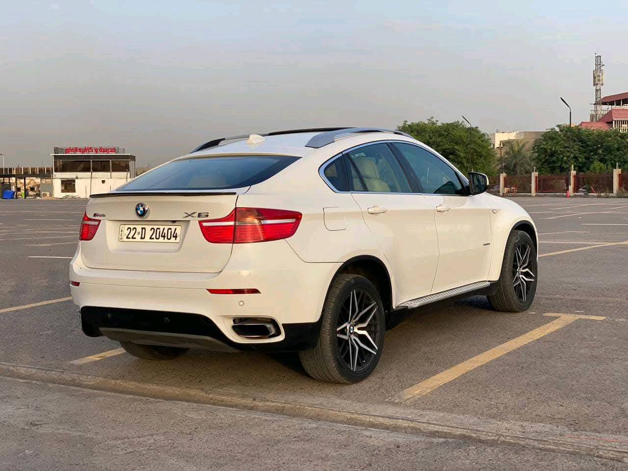 🔥 BMW X6 موديل 2009 خليجي – فول 🔥
شركة العروش
▫️ رقم أربيل دولي سنوي
▫️ الرقم جديد 2030
▫️ أعلى فئة، كلشي شغّال
🔧 المكينة والقير
▫️ 8 سلندر توين تيربو بلادي
▫️ قير أوتوماتيك – 3 مودات
▫️ ما تطلب شي
🛞 الضرر (للأمانة)
▫️ صدام أمامي وخلفي مبدلات
▫️ صبغ جامغ أمامي فقط (وجوة الرقم)
▫️ ماكو شاصي – ماكو فتح – ماكو قص
▫️ الضرر المكينة كايمه فقط 
❄️ التبريد
▫️ تبريد قطعتين، بارد كلش
🧰 الصيانة
▫️ تايرات وبطارية جدد
▫️ سيرفس كامل
▫️ زيوت وماء وكالة
🚘 الداخلية والإضافات
▫️ جلد بيج، كشنات ميموري
▫️ كامرة + حساسات
▫️ بصمة، دبل كروز، صوت بلادي