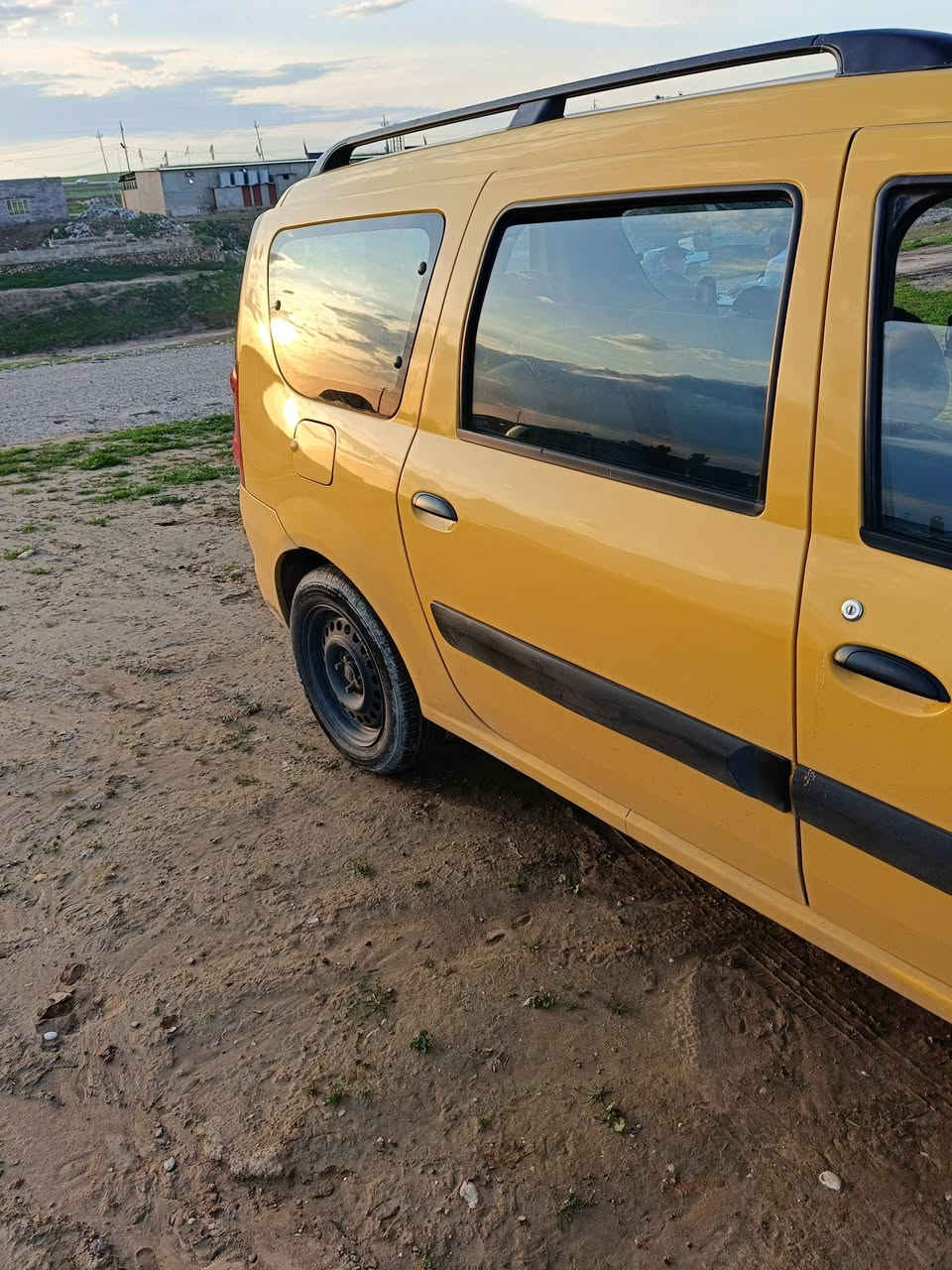 السلام عليكم السيارة للبيع موديل 11 سنوية 28 رقم نينوى مصبوغة حزام جمالية بدون حادث  الاتصال على رقم *********** بيها كوبون ورقي تراي وين ماتريد مكان السيارة في الموصل
