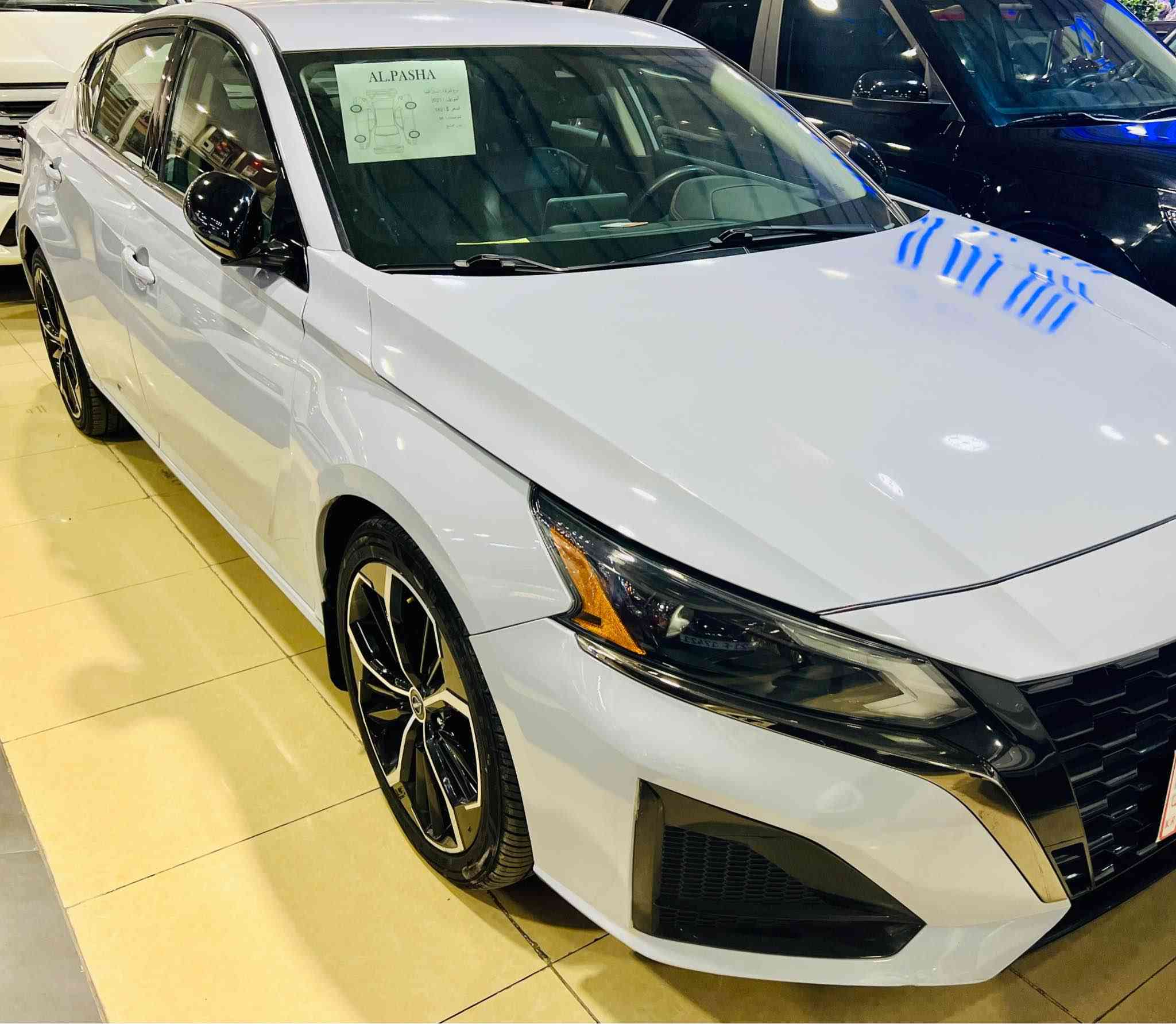 السلام عليكم 
للبيع نيسان التيما 2023 SR رقم كاتي يترقم شمالي فقط 
موصفات SR المعروفة 
بدون  صبغ بدون تبديل بدون ظرر فقط رصعة بهلال جاملخ السكن مسحوبة وورقة الفحص موجودة كلها بشرط حتى دعاميات مكفولة ايرباك سستم
السعر ( 177 ) $$ بيها مجال بسيط 
للاستفسار اكثر اتصل ع الرقم *********** كركوك, العراق
