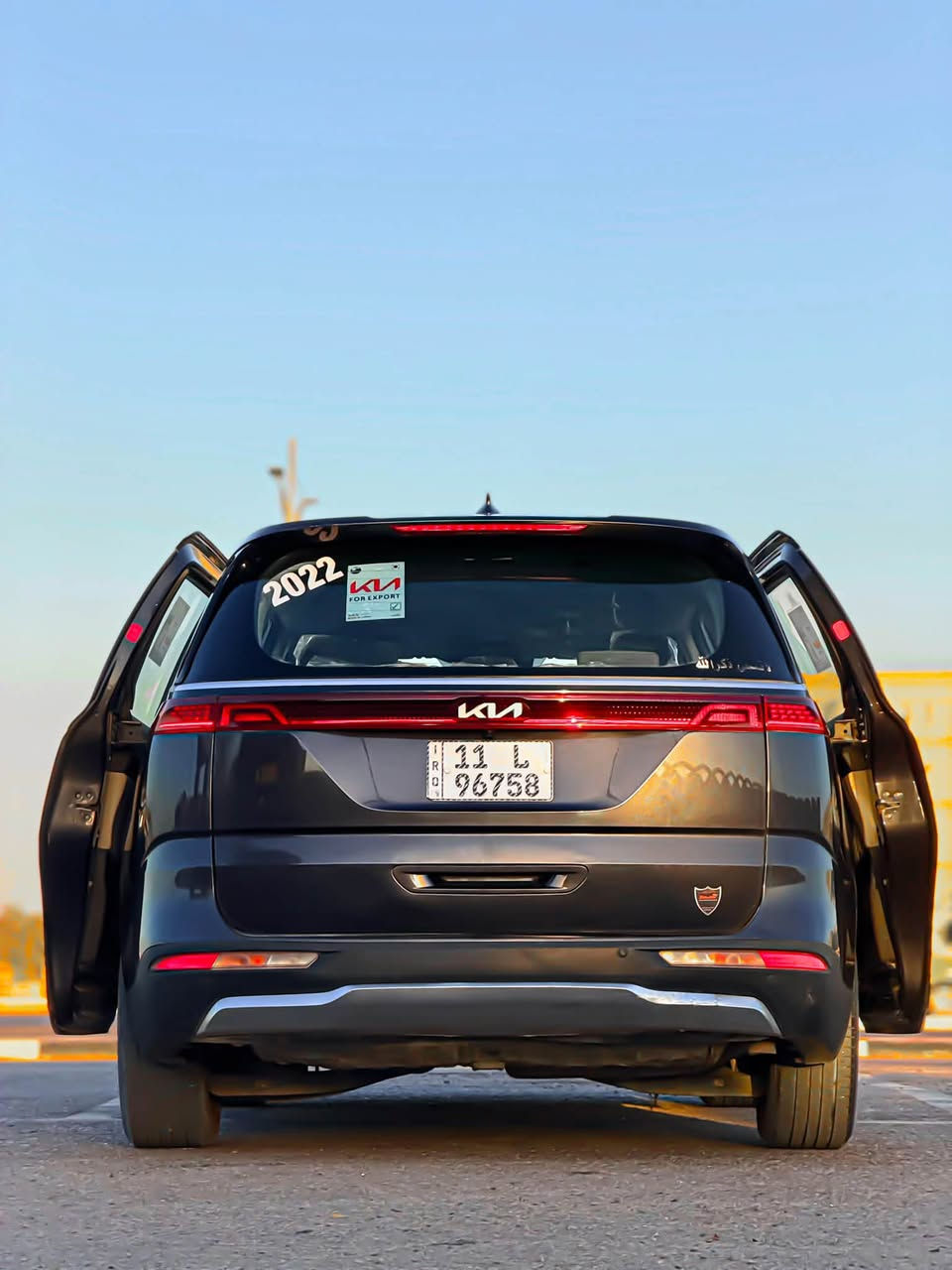 السلام عليكم من رخصت الادمن المحترم..
صلوا على الحبيب محمد 😍..
KIA CARNIVAL ((2022))
للبيع او المراوس كيااا كرنفال موديل 2022 وارد أمريكي حادث  جاملغ خلفي وقبق جنطة وبلعراق صار بيها قطعتين بلااااا أيرباااااك والباقي كفالة السيارة كل نقص مابيهاا عليها أدامة كاااملة 
مواصفات..
محرك 6 سلندر.
7 راكب+كراسي قابله للانفصال.
سايد بريك دكمة.
منافذ شحن بكل مكان TPC وUSB.
3 قطع تبريد+تحكم تبريد ب Application خاص
كاميرا دوار خلفية+أمامية+سطحية+جانبية بتقنيه 360 درجة.
نضام سكيورتي كامل.
نضام UVO.
نضام مانع تصادم+مانع أنزلاق.
نضام ECO مدمج ب 3 أنضمة قيادة.
نضام توقف الذاتي+PARKING.
شاشة مدعومة من شركة MICROCOFT من نوع OLED.
تطبيقات و GBS ونضام APPLY CAR PLAY.
شاشة صغيرة ((شاشة إعطال ومعلومات القيادة)).
السيارة جاهزة من كل النواحي وبل اضافة عليها طبقة حماية ((نانو سيراميك)) مع الضمان  رقم بغداد دولي تحويل مباشر هزة جديدة سنوية لغاية ((2028))……
السعررررر((197)) وبيهاااااا مجااااال…
للأستفسار:***********

