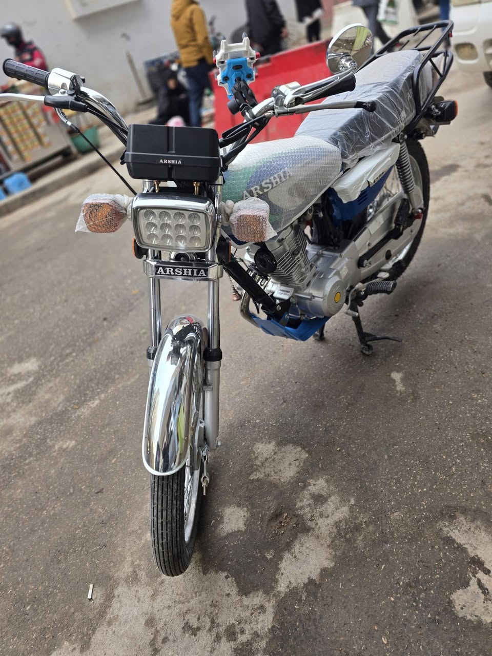 مرحبا شباب نامه صارلهة شهرين من طلعت من الوكيل  رقم نجف نكليزي دراجة جدن نضيفة شوفت عينك كلشي ما مبدل بيهة على وضع العارضي كفالة من كلشي السعر خاص تفصيل اكثر خاص المكان نجف شارع المدينة *********** اذا ما عجبك المنشور لضوج اعبرة
