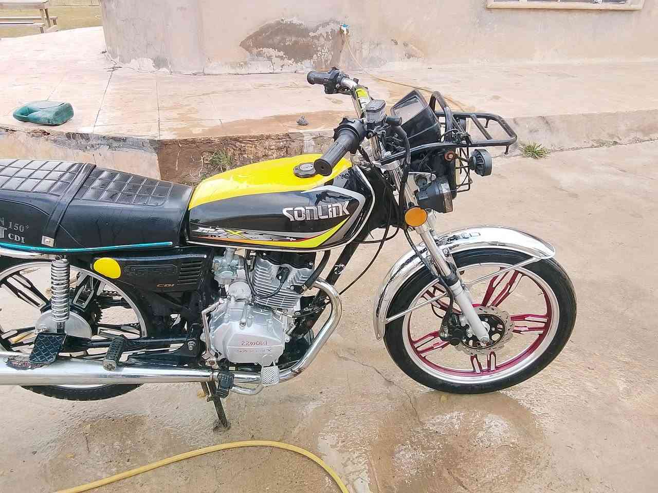 سلام عليكم دراجه سيفان موديل 21ناشاط فول كلو شغال مانقصه كلشي مكان بيجي سعر 370بي مجال شراي محرك مفتوح مره واحده فقط عليه يدي *********** دشبول كتروني
