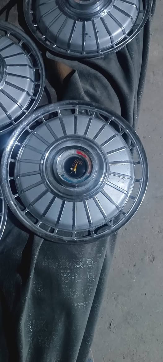 سلام عليكم من رخصت لادمنيه كبات أبو السد داير مرصع لبيع سعر ٢٠٠
***********
