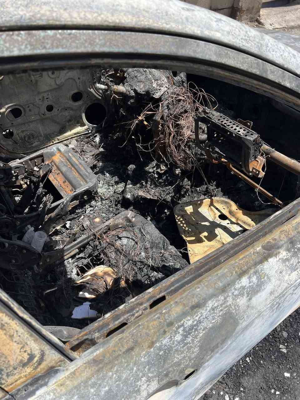 السلام عليكم رقم انگليزي بس السنويه محترگه السعر ٣٠ ورقه رقمي ***********
