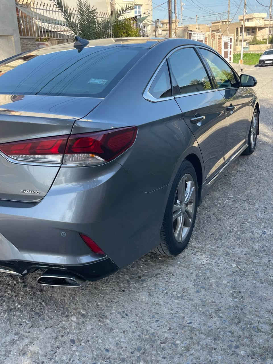 السلام عليكم 
سوناتا سبورت موديل 18 بغداد بسمي
حادثها جدا بسيط داير الجاملغ الخلفي والباب بدون دواخل بدون تبديل السيارة ليبل واحد كلها 
بدون ايرباك 
بجم كبس بلادي ولايتات بلادية الحوض كفالة 
السيارة فول الفول للاخير 
بصمه&فتحة&رادارات&كشنات جلد وكهرباء&شفتات بالاستيرن&قطعتين تبريد وتبريد منفصل&استيرن تدفئة ورياضي حرفD&داخل كنتارة&جنطة ذكية تفتح وحدها&لد كشاف&وبعد بيها مواصفات
كير ومكينة 2400 بلادية
صدر وتخم تاير جديد
السيارة ع ايدي صار 5 سنوات ماشية73حقيقي
رايدها ب135 بيها مجال
للاستفسار *********** بغداد, العراق
