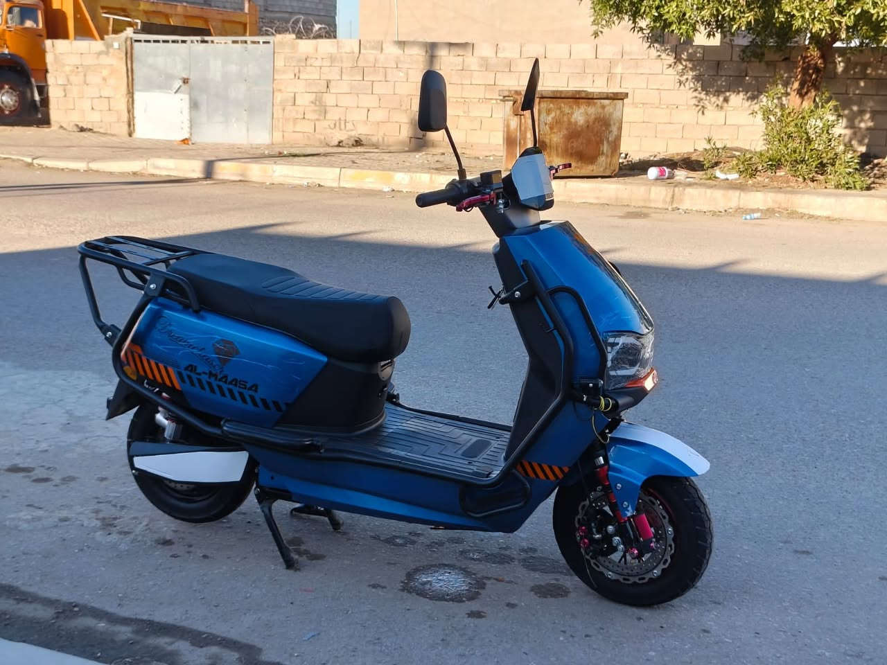 سلام عليكم سكنس دبدوب موديل 2026لموطور على وضع شركه لون سمائي مميز نوع الشركة الماسه فول مواصفات بلاتوث لايت زنون LED شحنة وايرلس كشن جلد اسود بلادي سرعه 99اربعه نمره لموطور رياضي يدات سبورت  ويل كروم رياضي دبلات الخلفي اثنين بصمات2 كرتات2سويچات2 عزل قطاع 6بطاريات اربع اشاير لايت عالي ناصي 
السعر 650وبي مجال 
العنوان الرمادي التأميم حي الاكراد 
الرقم ***********
