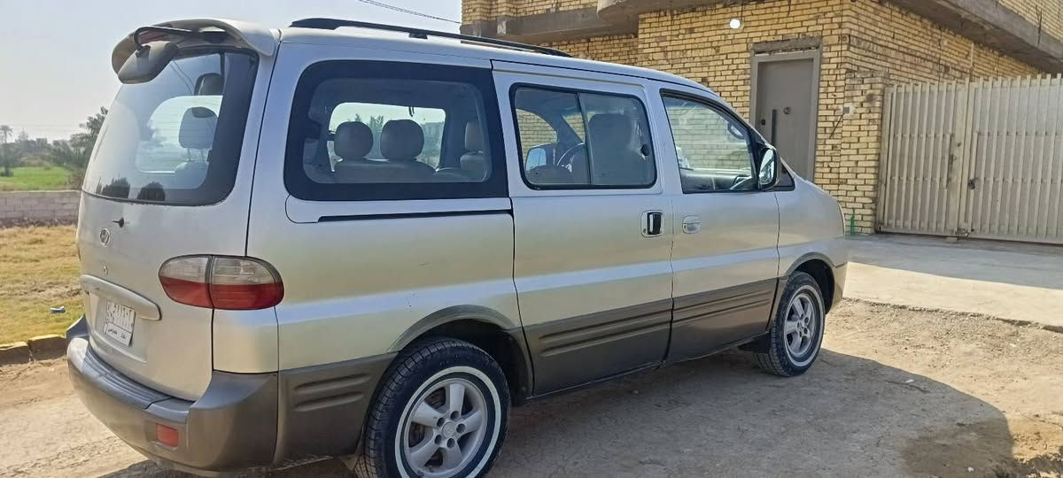 السلام عليكم ستاركس بتره 2000محدثه 2007 رقم بغداد خصوصي مكينه مسكر
كير اوتوماتيك مصبوغة حزام للجمالية بيها شاصي رايدله تصليح 
السيارة حلوه سعرها 80 وبيها مجال بسيط للاستفسار 
***********
