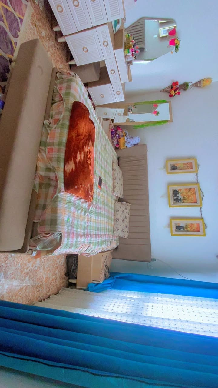 غرفه تركيهً للبيع جديده كلش اخذتها ب٣ونص اريدها بواحد و٦٥٠ مكان كاطون الرحمه لاتصال على الرقم ***********
