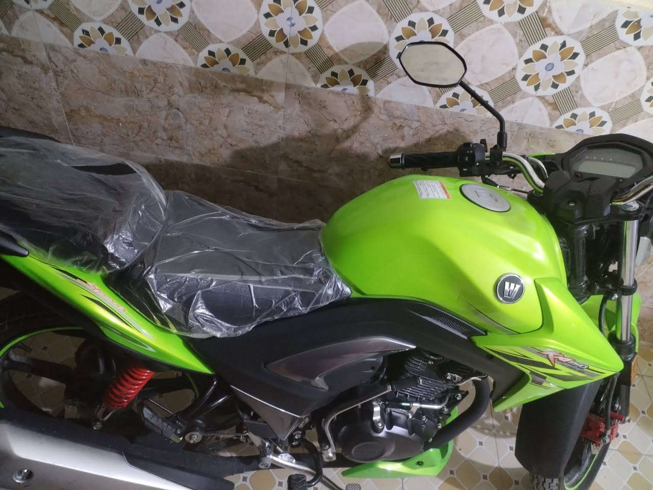 هوجي موديل 2023 صار اسبوع من مشدود زيرو مكمرك بس تروح اسجل كامل مشتري من محمد مزهر اب ملونين 750 وهسه اريده اب ملونين 550 قفل شراي يتصل فقط مكاني رمادي ***********
