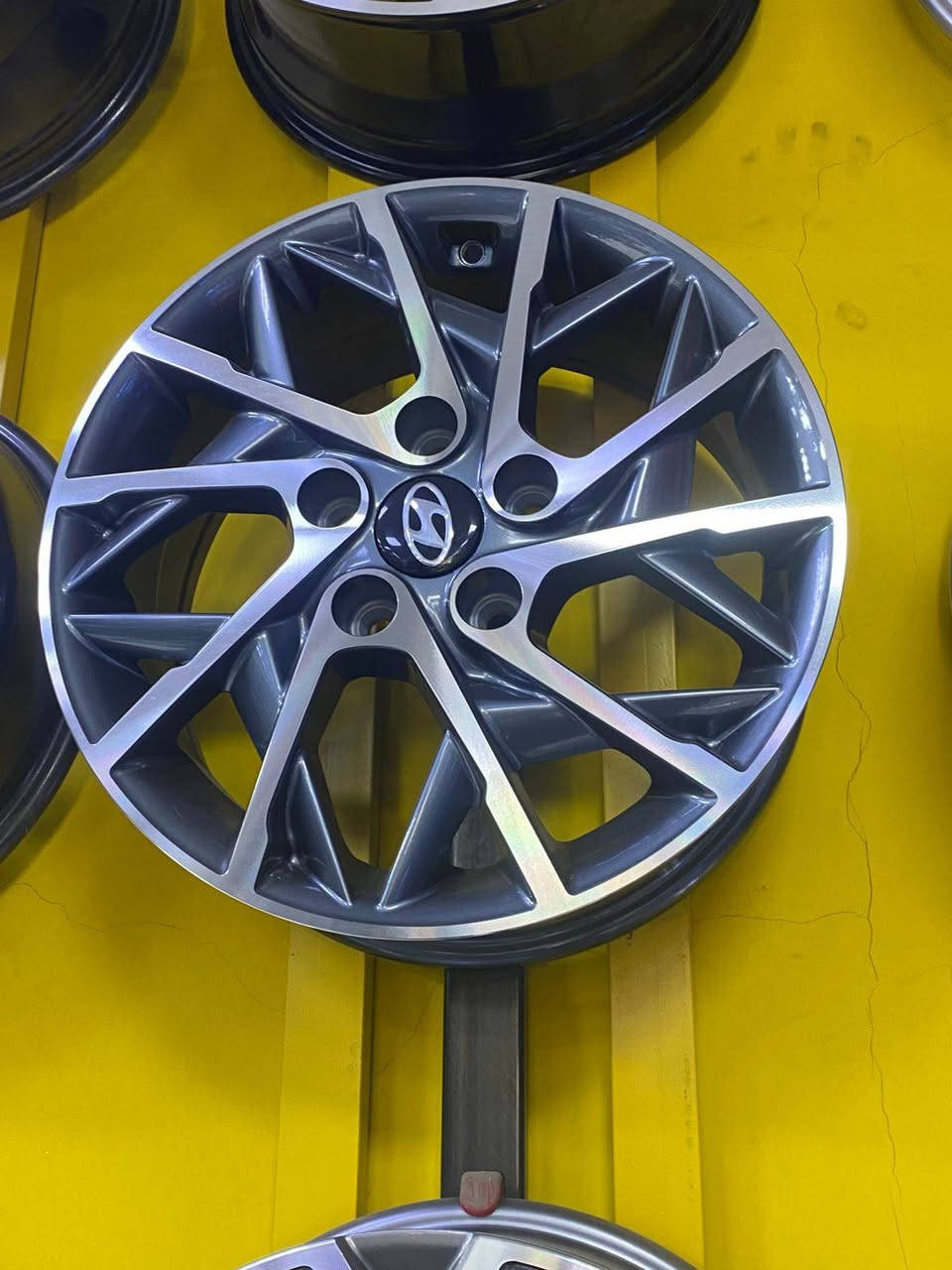 ويل كب
اكسنت
كيا ريو 
النتره
فورتي
سيراتو
سوناتا
كي  5
توكسن
سورنتو
سبورتج

شوفرليت. كروز

نيسان 
التيما
سنتره

تيوتا 
 كامري
كورلا

كامري تي اردي
هايلندر
راف فور 4
بيكم  تيوتا

 BMW
*********** كورك واتساب

*********** زين واتساب
