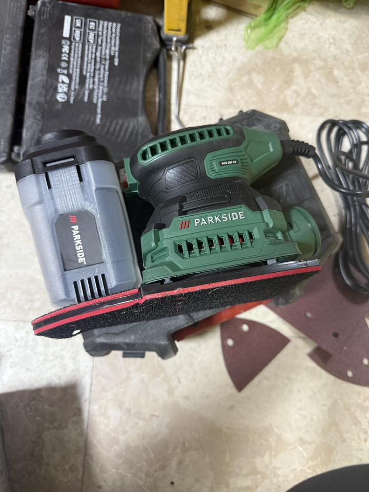 منعمات كهرباء عدد 2 

اولى بارك سايد تجي مربعة ومثلثة 

ثانية انهل مثلثة 

توصيل متوفر
***********
