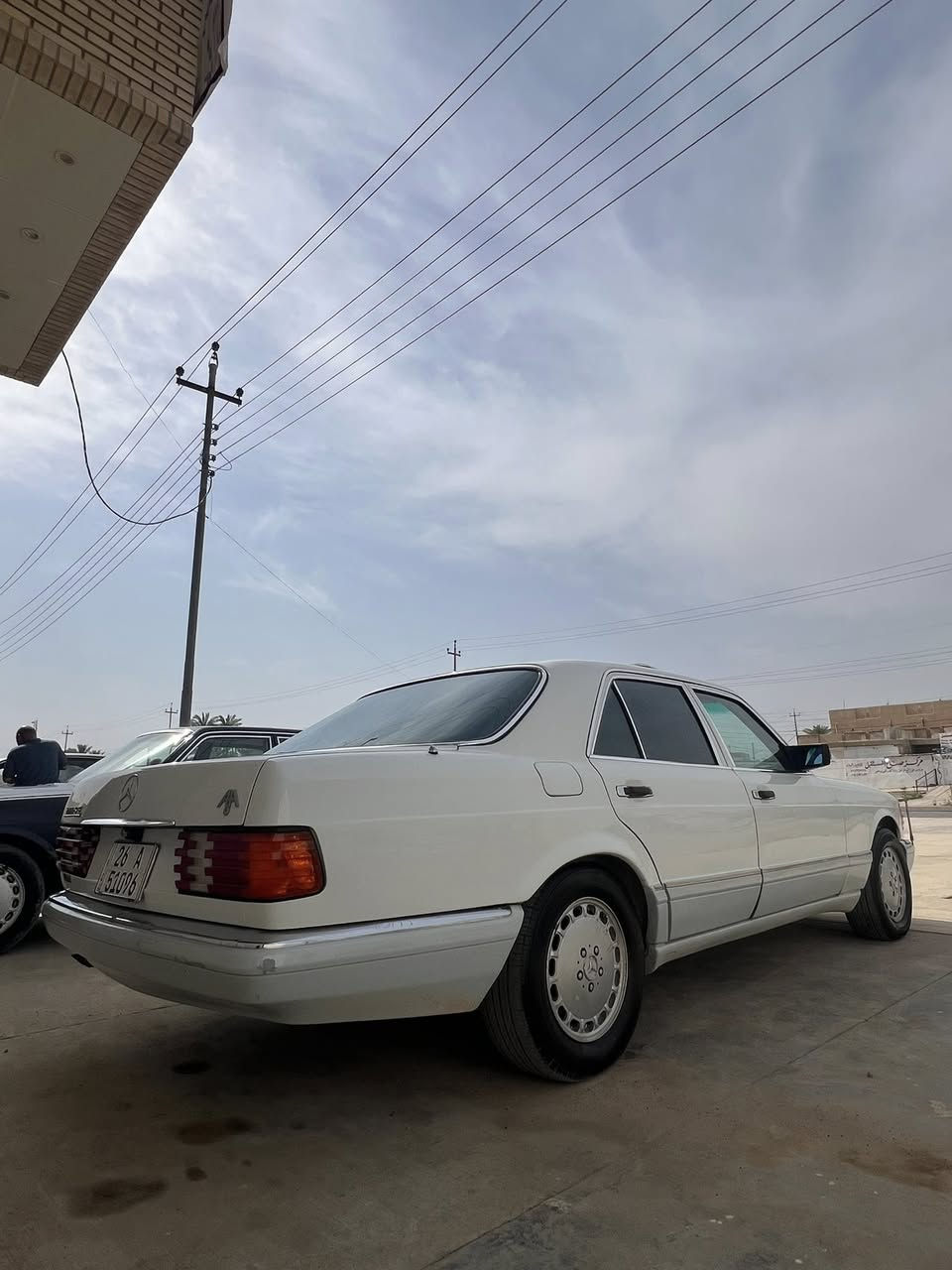 سلام عليكم 
(بيع او مراوس ) 
مرسيدس جامبو 300se باب قصير موديل 1991 رقم صلاح الدين دولي بأسمي. محرك بلاد عنكبوت +كير +حداديه كله مكفول تبريد ثلج كهربائيات كلها شغاله سلايت شغال تخم تاير 
غرفه جلد رصاصي +كهرباء شغال. دبل أريل دبل مروحه  صبغ عام مكفوله من الحادث 
مكاني سامراء السعر 105 بيها مجال للشراي 
***********
