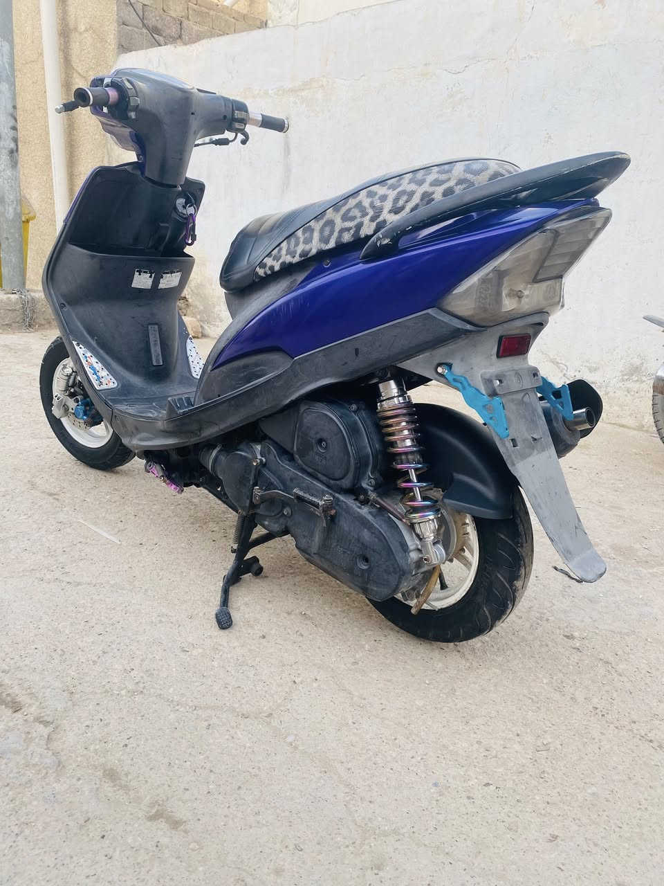 السلام عليكم 
دراجه بلاديه 49
كفرات الاصليه لون اسود ◾️
ختم واحد 
السعر 775 
تزويد : دبلات امامي+ خلفي + كشن 4 ولفات + ويال نجمه الأصلي + كفرات +يدات +صالنله + قبق مروحه +فج امامي رياضي 
رقمي ***********
