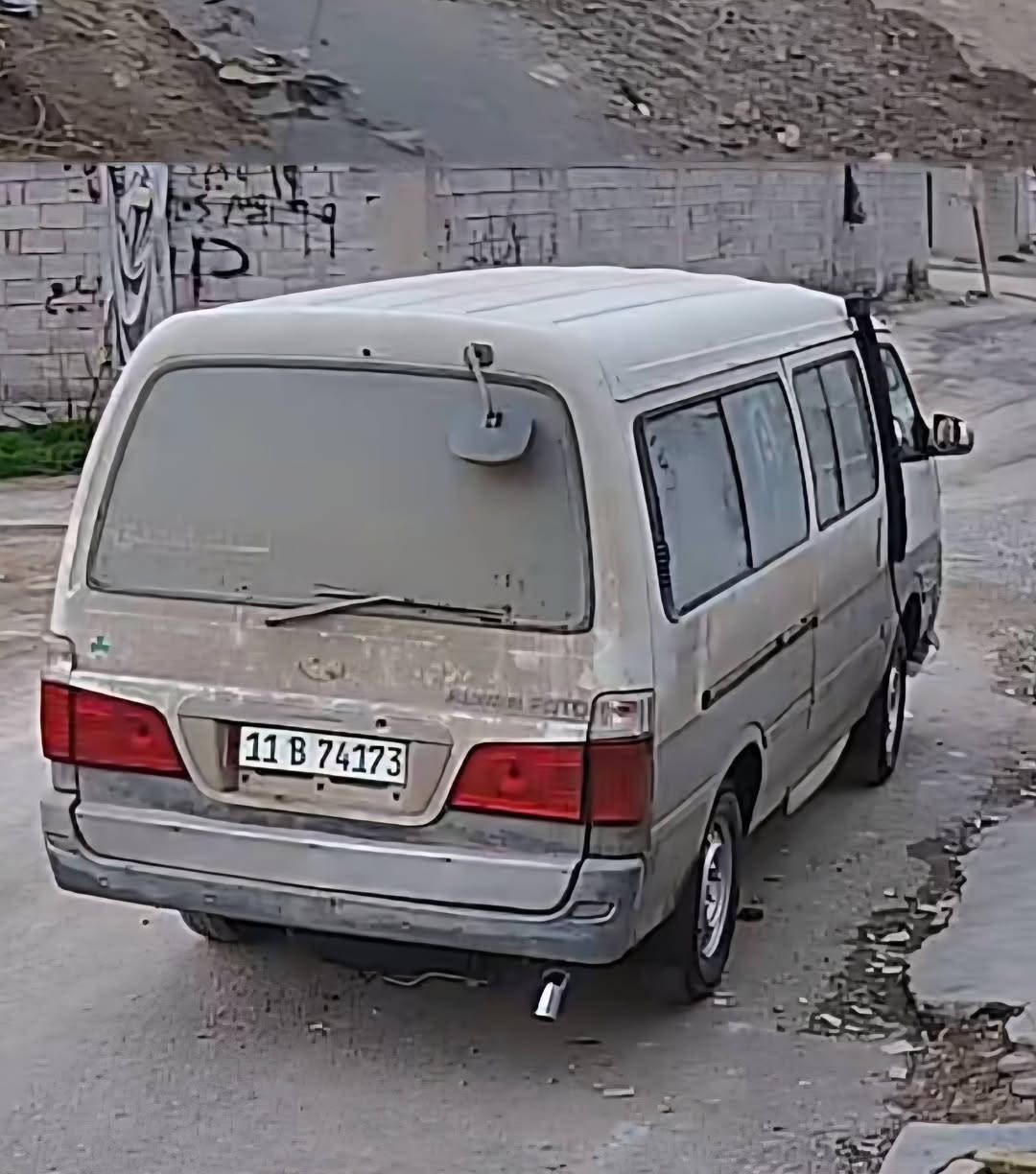 ألسلام عليكم 
سيارة فتون ألوان موديل 12 السيارة جاهزه كير اكسل كاردن حداديه خلفيه أمامية المكينه مكفوله كهربائيات كله شغاله والشكر شوفت عينك وشرط التحويل السيارة سعرة 65$ وبيه مجال قليل مكاني بغداد 
غير متواجد على الفيس للاستفسار الاتصال على
***********
