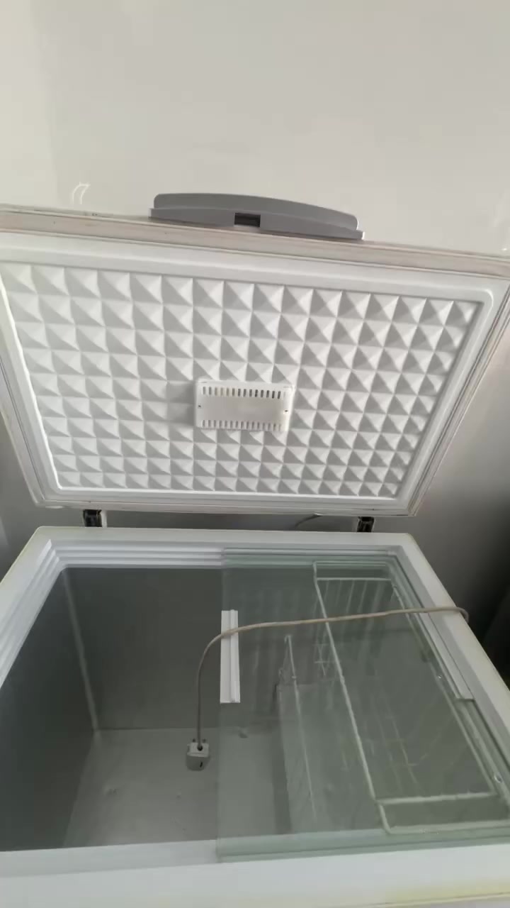 مجمده للبيع قفلها ١٠٠ الف نظيفه جدا تجميدها ممتاز تحتوى على زجاج سلايد للحفاظ على تبريدها عيبها الوحيد زنجار كلش قليل جانب المجمده مكاني فرمان بران


**إذا كنت صاحب هذا الإعلان وتريد حذفه لأي سبب، رجاءا أرسل رسالة إلى الدعم الفني**