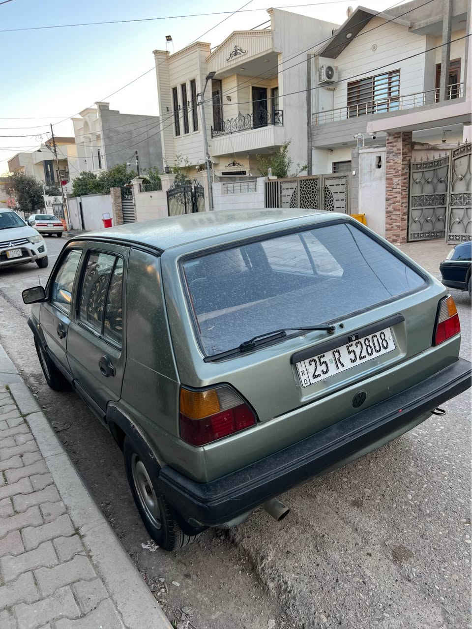 للبيع... كولف عظم موديل 88 رقم كركوك مشروع وطني باسمي شرط التحويل محرك 18 كير عادي بدون ضربه صدر امامي خلفي جديد تخم  تایر جدید كوربون بانزين موجود صبغ جمالية فقط بدون ضربه بدون خیاس داخل نظيف للبيع  السعر 33ورقه وبيها مجال بسيط شراي خابر /
*********** كركوك, العراق
