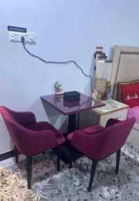 ميز طعام • جديد • قابل تفاوض