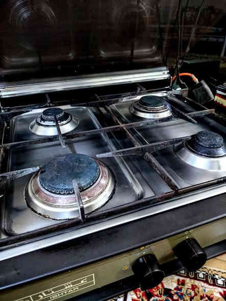 طباخ عشتار منضدي مستخدم 
نظافة عالية للبيع للاستفسار مراسلة الصفحه او الاتصال *********** يوجد توصيل لكل محافظات العراق
