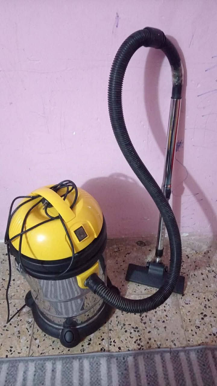 مكنسه كهربائيه للبيع مستعمله قليل بيهه عيب بسيط بالصونده يتبدل سعرهه الصونده ٥ مواكثر 
رايدتهه بعد  الف اكو توصيل📮


**إذا كنت صاحب هذا الإعلان وتريد حذفه لأي سبب، رجاءا أرسل رسالة إلى الدعم الفني**