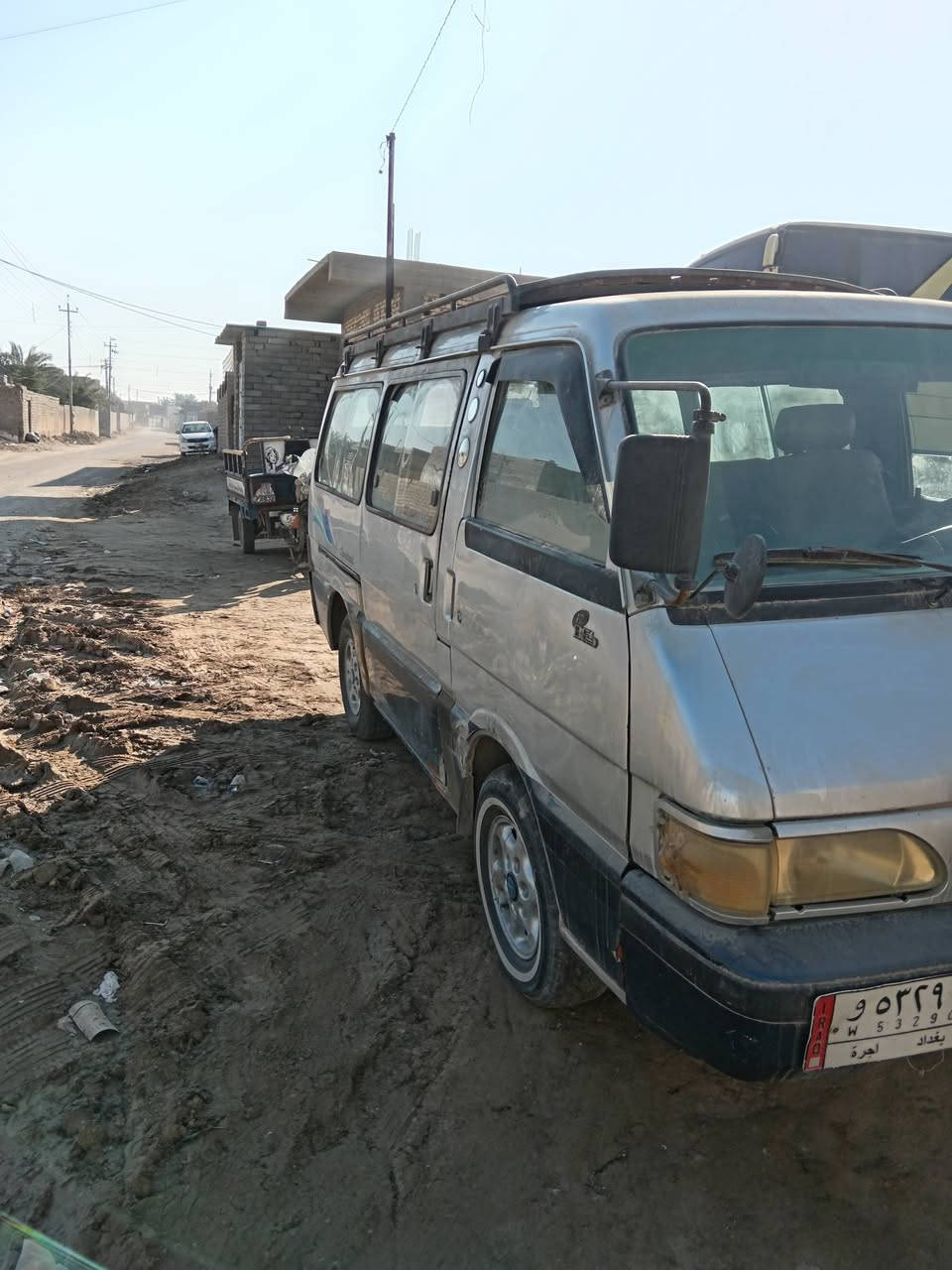 سلام عليكم
كيا بسته موديل 1994 رقم بغداد ابيض السيارة اجره عبريه السيارة خير من الله جاهزة للشغل  ما اكو نقص بيها شي السنويه 2027 تريد تحويل تريد وكالة السيارة جديدة  السعر (45) وبيها مجال 
المكان البصرة قضاء المدينة  رقم الموبايل ***********
*********** واتساب
