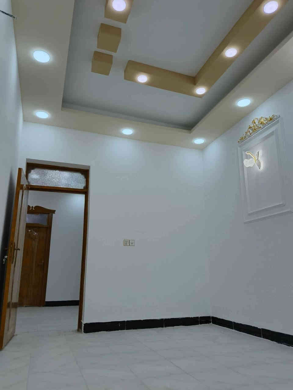 دار للبيع 🏡
 شغل نضام تركي كلش مرتب👌🏻
120 متر  #سند_25
بسعر 43مليون #قابل_للتفاوض

غرفتين/صاله/مطبخ/صحيات 2/استقبال
كراج كبير/مكشوفه 
ماء/كهرباء/سوق/مدارس/تبليط #عرض_15

#ملاحضه_قرب_100م_للشارع_في_الخط_ألاول

الموقع 🏡 نجف/شارع الصب عمود 317
للتواصل
‏‪***********
