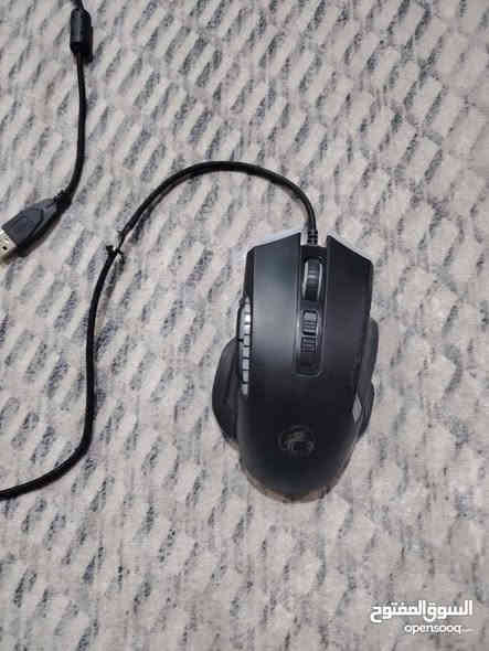 السلام عليكم
تجميعة للبيع المواصفاة كالآتي:

core i7-6700 3.40GHz

ram 8x2 16Gb

gtx 1070 8gb vram asus dual

مساحة التخزين اثنين

ssd 500GB

hdd 2tb اسرع من الhdd يحمل اسرع منهم

السعر 375 وبيها مجال
مكاني البصرة الهارثة
للتواصل واتساب ***********
