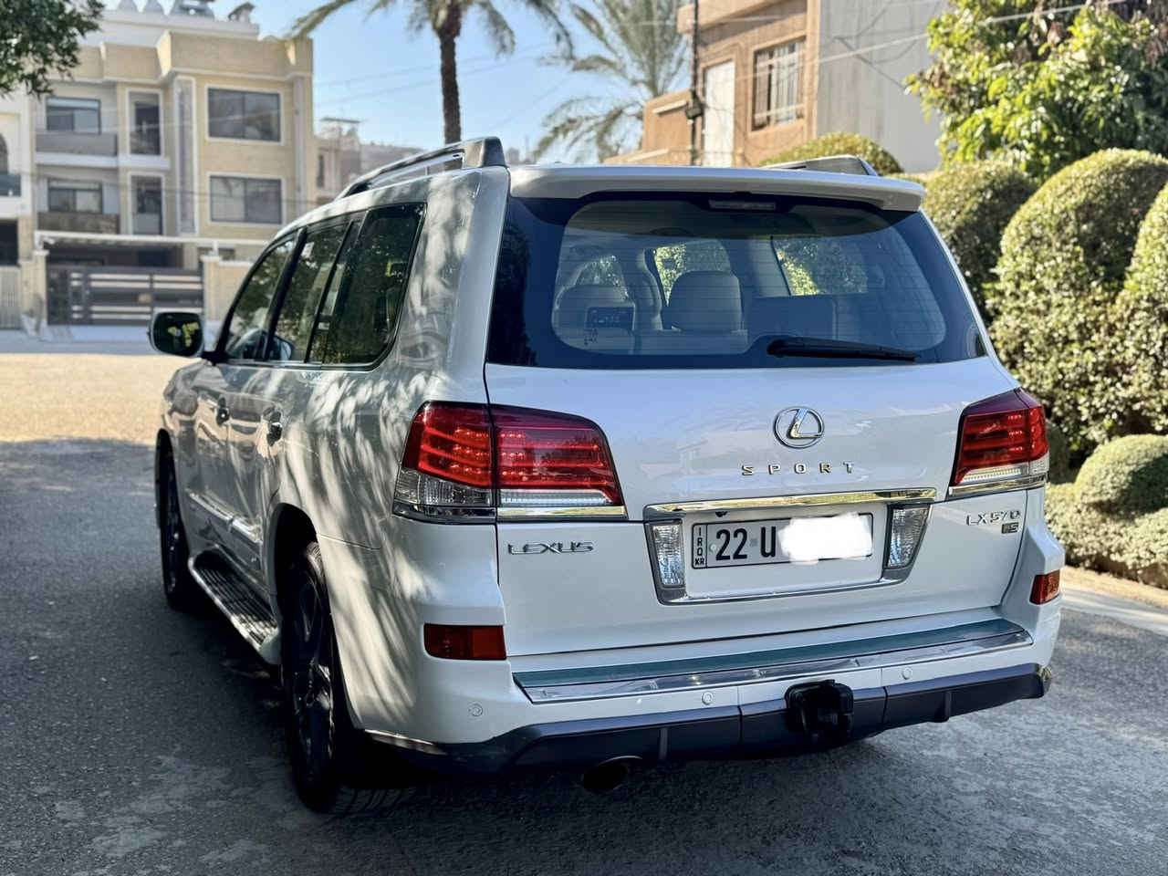 لكزز 2014 سبورت 
السياره مكفوله كفاله عامه من الصبغ ولظربه

فول مواصفات 1/1
بصمه 
ماشيه 97الف
كشنات جلد +خزن ميموري+كهرباء+حار بارد 
فور ويل +جكات 
فتحت سقف +شاشاكشنات 
صندوك كهرباء+حساسات خلفيه +كامرا 
ثلاجه 
فور ويل +ثلاث انضمة قياده 
راكب 7+قطع تبريد3
شاشه عدد3
تحكمات ستيرن 
تثبيت سرعه 
السياره جديده بمعنى الكلمه وبعد بيه مواصفات هواي 
ماشيه ٩٧الف 
مكينه كير مكفولات 
عنوان بغداد شارع فلسطين 
معروضه 425
***********
