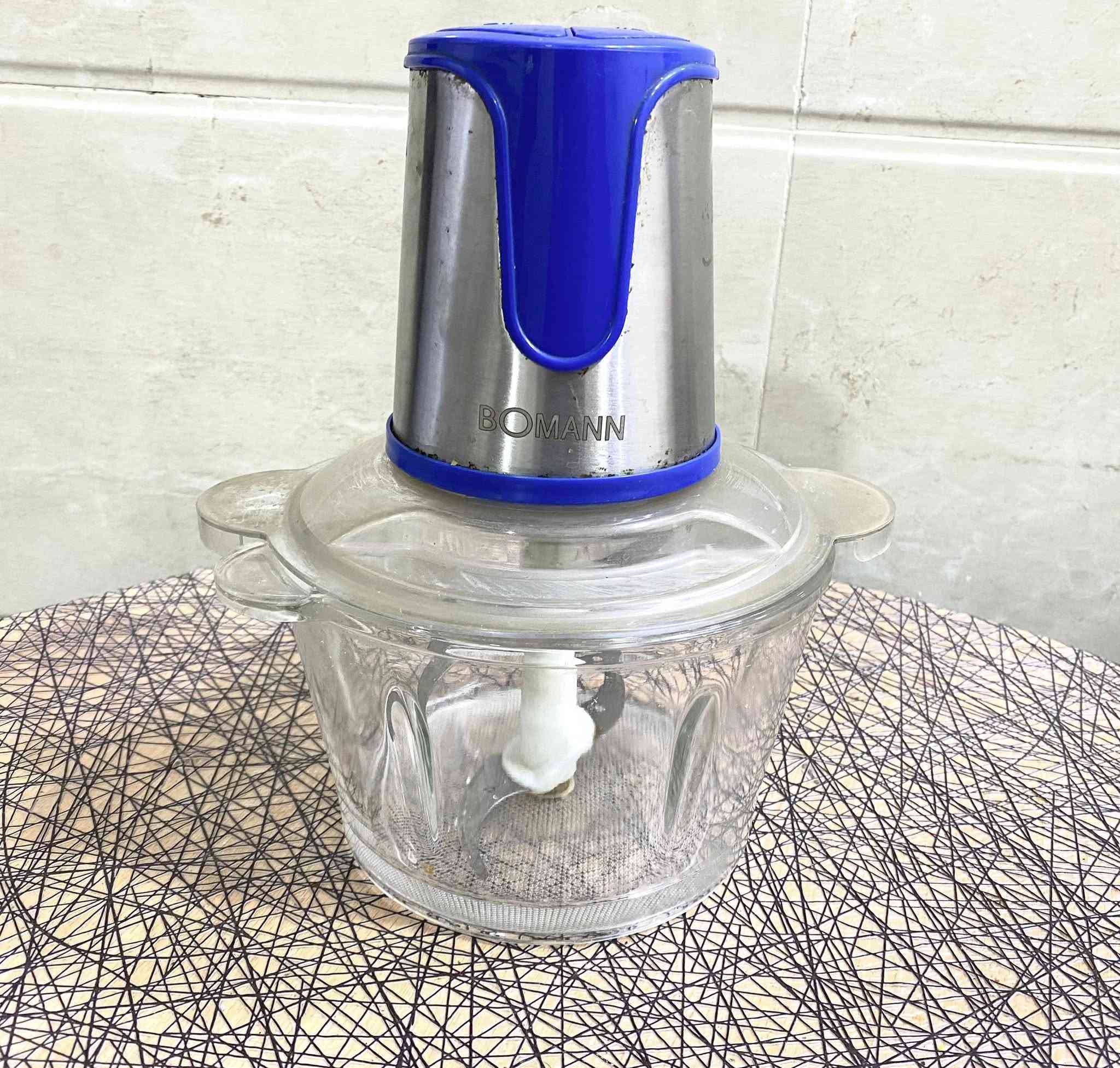 كابسه كهربائيه اصليه مال باله
طاحونه طعام كهربائيه مطوره الاصلي ماركه Bomann ألمانيه • القدرة: 550 واط
• السعة: 2 لتر
القطعه 10 الف 
مكاني بغداد اليرموك توصيل موجود


**إذا كنت صاحب هذا الإعلان وتريد حذفه لأي سبب، رجاءا أرسل رسالة إلى الدعم الفني**