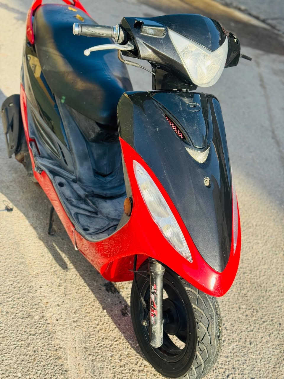 سلام عليكم دراجة كامكو جي فور دراجة كل نقص مابيها دراجة شلعة ومعدل فول دراجه ماعيزه شي دراجة مامفتوحة دراجة كهربائيات كلة شغالة دراجة حلوه نضيفه المكان نجف السعر 550الرقم.***********
