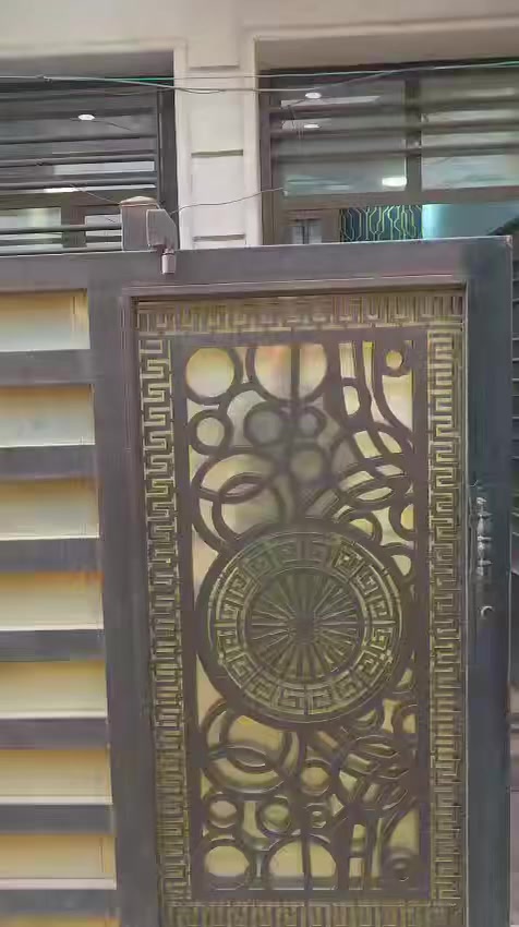 بيت 50 متر غرفتين وصاله وخدمات للايجار قفله ب750 الف موقعه خلف زنود الست الهلالي قرب شارع العلوه 
الاتصال على هذا الرقم  ***********
