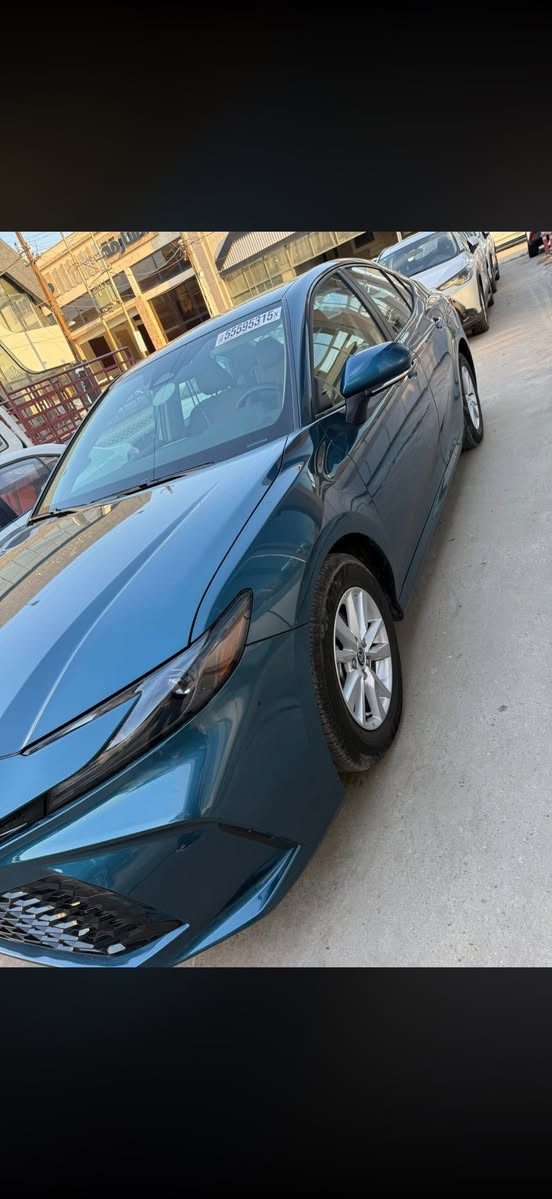 السلام عليكم
كامري 2025 مواصفات LE لون فيروزي قطعتين صبغ بدون ايرباك 
صور الحادث مرفق بالمنشور
السعر 22 ونص دولار
للاتصال ***********
