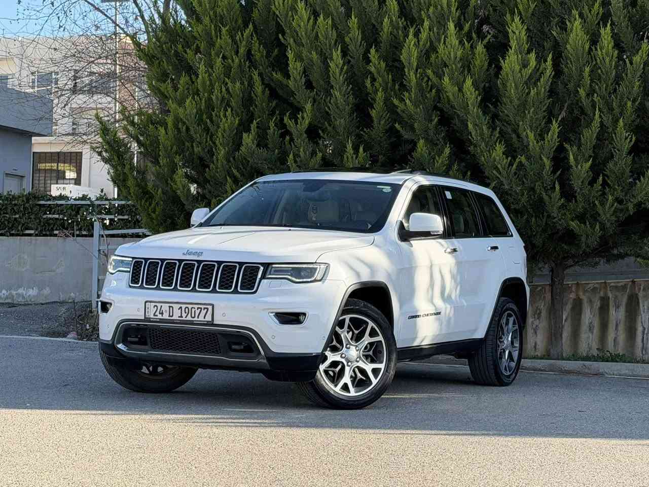 سعر مغرى جدا

جيب كراند شيروكي  مديل ٢٠١٩ ليمتد خليجي وكالة هارلم 

فول مواصفات بصمة 6 سلندر فورويل 

( كـلـيـن تـايـتـل )    

المحرك : V6.  3.6L . 

المواصفات : 4x4

* قيادة ذاتية عند المنعطفات. 

* رادار امامي مع مانع تصادم . 

* تحذير الخروج عن المسار . 

* مستشعر نوم السائق مع نظام التوقف الآلي 

* تحذير النقطة عمياء

* شاحن موبايل وايرلس 

* ⁠تبترونيك كير بالستيرن

* ويل كب بلاك توب قياس  19 انج ..  

* كاميرة . 

* المصابيح الأمامية زنون 

* دخول ذكي. . 

* تشغيل عن بعد .

* الصندوق الخلفيي كهربائي

* حساسات خلفية  .

* مكيف خلفي مع وحدة تحكم منفصلة . 

* تدفئة كشنات + ستيرن +تبريد

بانوراما. 

* مانع تصادم خلفي 

* محدد سرعة . 

* نظام التشغيل والاطفاء الاوتوماتيكي .

* نظام بريك اوتماتيكي

.:: السعر  علق برقم ٣ ياتيك مباشر. 

للأستفسار واتساب   

***********

***********
