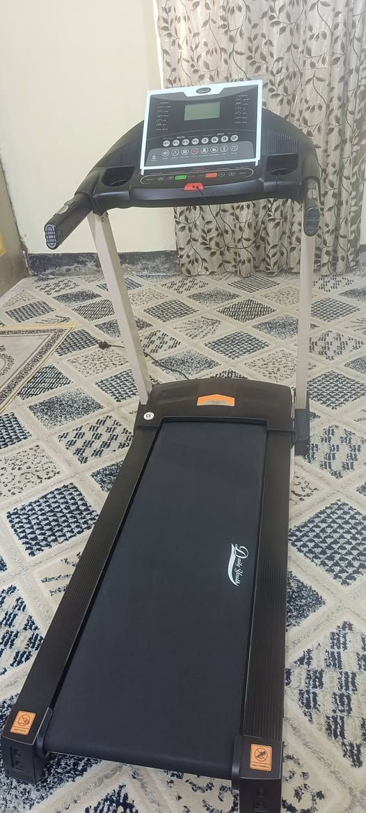 السلام عليكم
جهاز جري من شركة(Daily youth)  غني عن التعريف نظيف جدا جدا صار اربع اشهر من اخذته ب680 الف وهسه اريد ابيع سبب عدم التفرغ  . 

*جبلي
* بلوتوث (سماعتين)
* نظام قاعات نوع(DC) وليس(AC) نظام بيتي
* يتحمل وزن 150 حقيقي
السعر 560 الف مع وصل الضمان وبيه مجال قليل العنوان كربلاء حي العسكري قرب سوق العابد.
للاستفسار الاتصال على الرقم ***********
