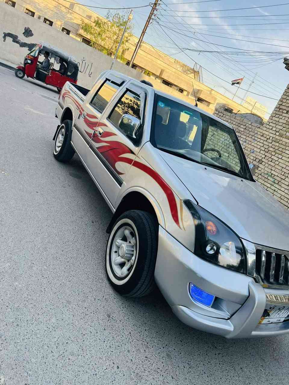 سلام عليكم. سياره البيع كنو مديل 2011 رقم بغداد. مشروع وطني إلى 30 ...  صبق حزام الجماليه.   مكينه وكير واكسن وشاصي خير من الله.  تخم تاير جديد كهربائيات شغاله.  صدر امامي وخلفي جديد ...دواخل حلوه...تحويل مباشر ...السعر 60وبيه مجال الطيبين... الاستفسار علا رقم الهاتف ‏‪***********‬‏ المكان بغداد حي طارق قرب بانزين خانه
