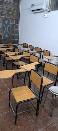 اثاث معهد متكامل للبيع…  ستولات .. سبورات .. مكتب ادارة .. سبالت 1 طن ...