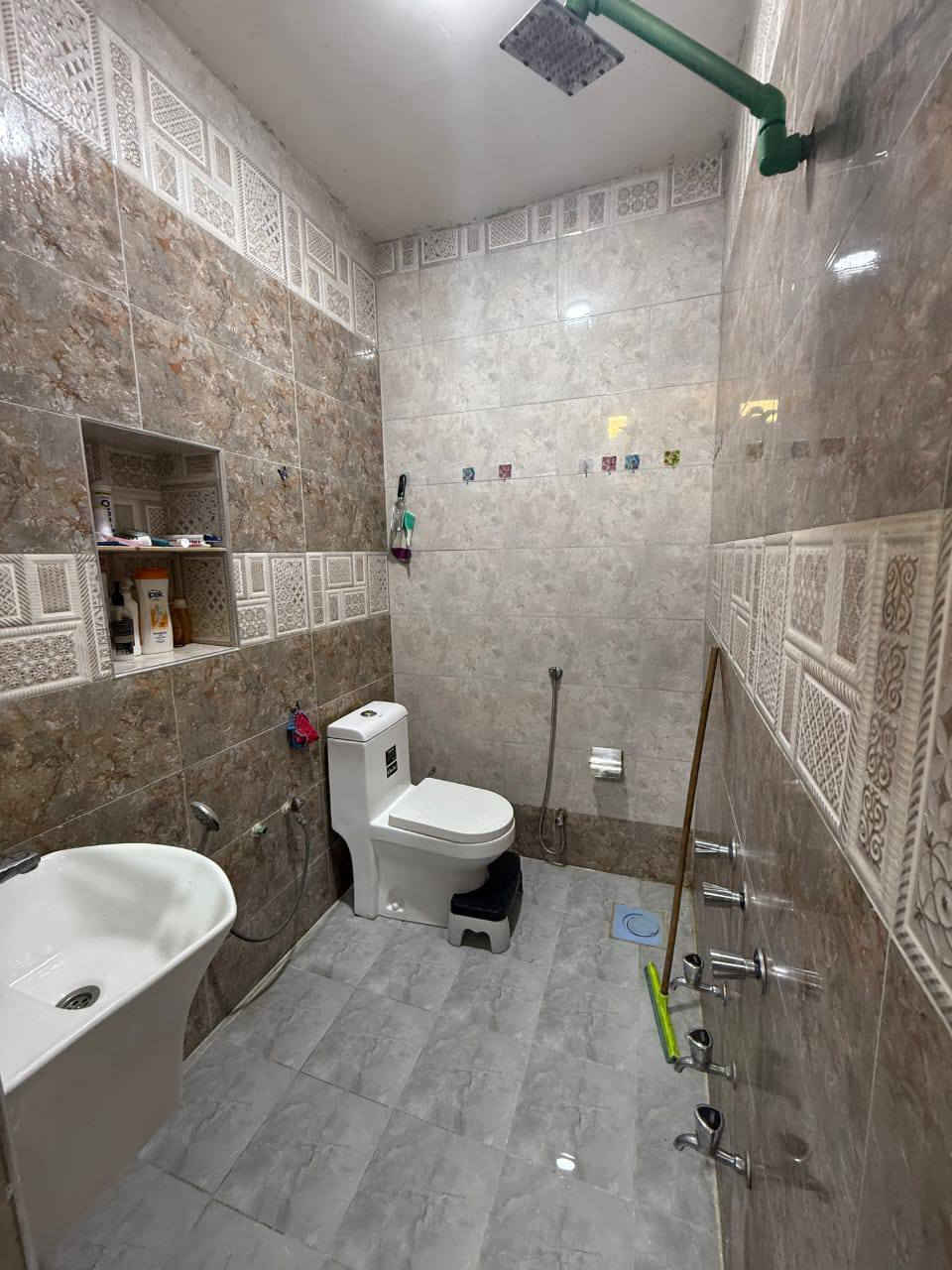 بيت للبيع في الخطيب الزراعي شارع خوله خدمات كامله كهرباء ماءمجاري تبليط سند 25 كاع  حامد العويني ابو جعفر توجد مكاتبه وكاله للتواصل مع صاحب الدار واتساب ***********
