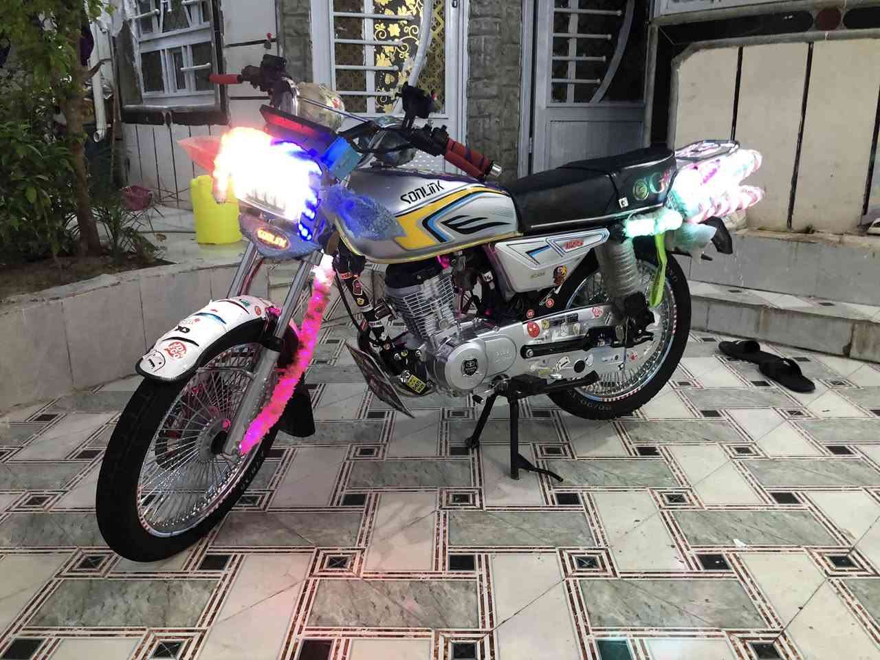 اعادت نشر بسبب الوعود الكاذبه ما استلم بعد اي عربون واحجز دراجه كدام عينك تجي تفحص وبلخير عليك دراجه كامله مكمله ما نقصها كلشي  جديده ما ماشيه اقل الف 

0775 021 6721اتصل وبيك خير ودلل
