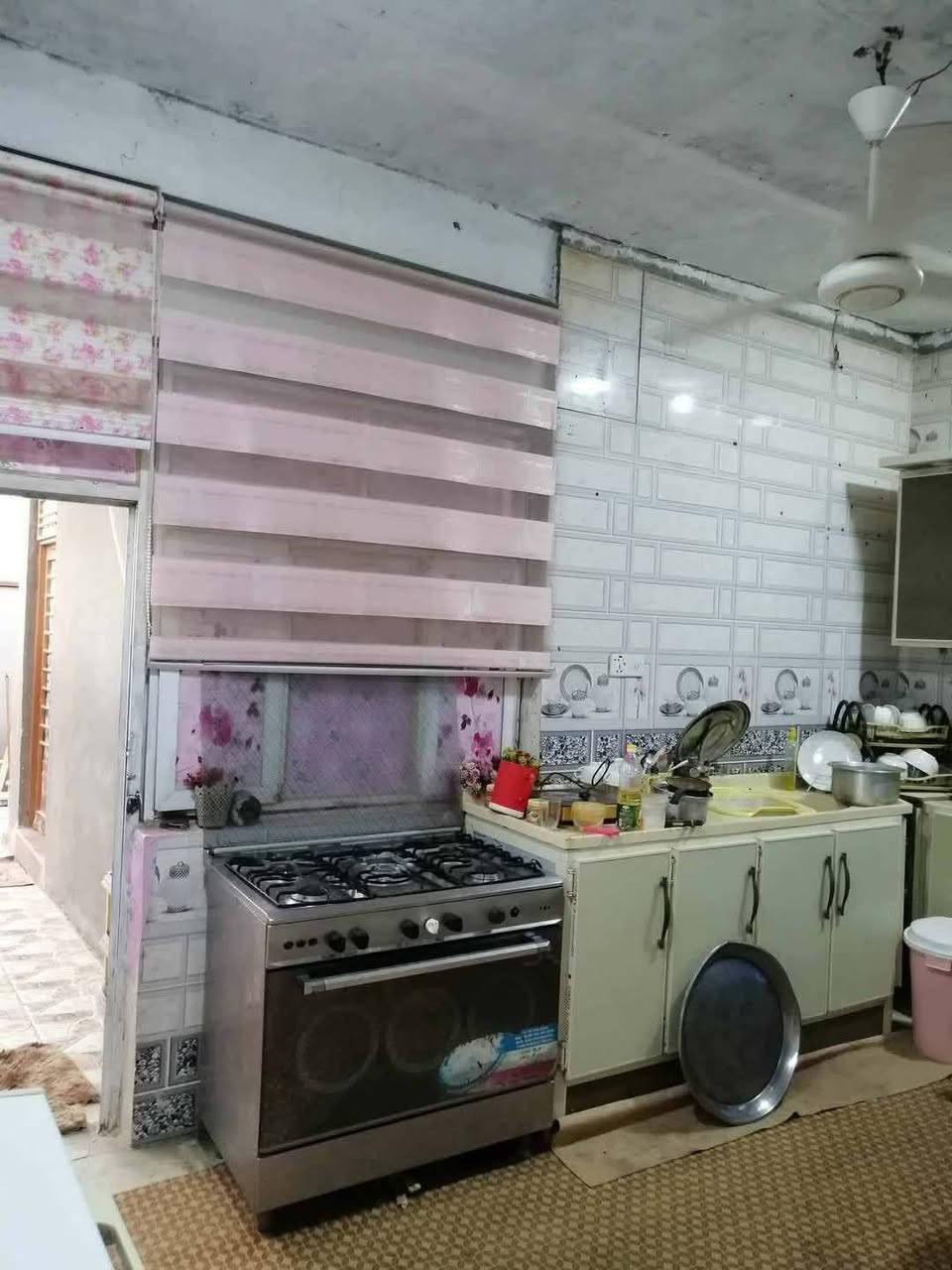 بيت للبيع تقيه ثالثه قرب مدرسه البشير قرب مجمع الروان ١٠٠ متر يحتوي على غرفه النوم صاله مطبخ واستقبال وصحيات داخليه وخارجيه البناء بلوك الاساس صب مسلح سعر ٤٠ وبي مجال منطقه مخدومه ماء مجاري كهرباء وناس زينين


**إذا كنت صاحب هذا الإعلان وتريد حذفه لأي سبب، رجاءا أرسل رسالة إلى الدعم الفني**