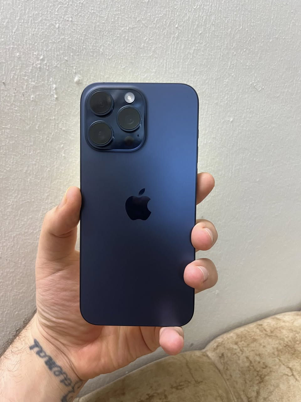 آيفون 15 برو ماكس ذاكرة 265 بطارية 93 دبل سيم مبدل شاشة و بطارية بس بل اعدادات يطلع بطارية بس عن حرام  حلال اكول فيس إيدي شغال جهاز نظيف بدون اي شخوط فقط بيع بدون مراوس سعر 680 بي مجال بسيط مو شراي لا يتعبني ***********
