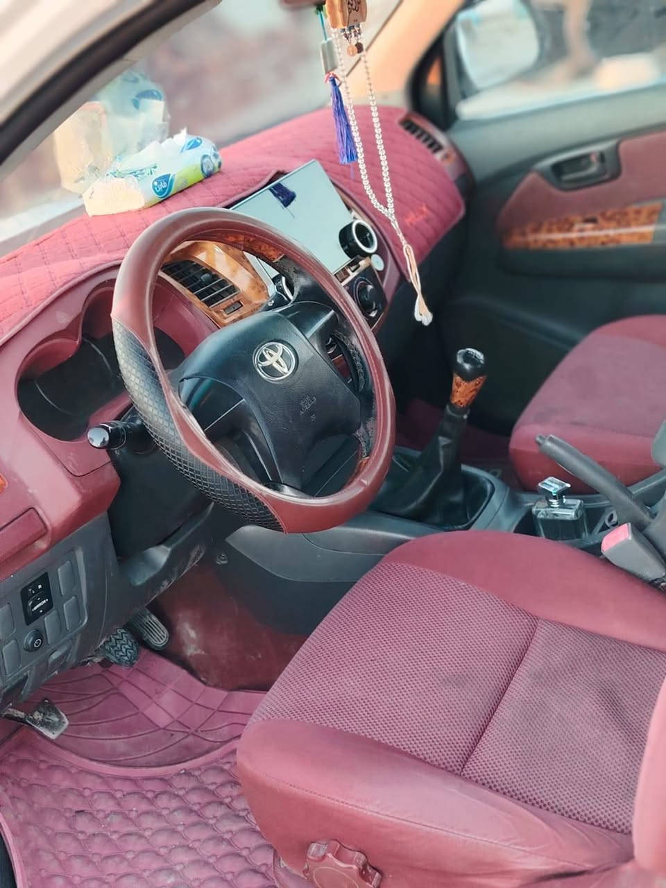 فلونزه موديل ٢٠١٢ كويتي شاصي ١٩ ومراوس بنسيان الاستفسار الاتصال بالرقم المذكور ادني الشاشه 
***********
