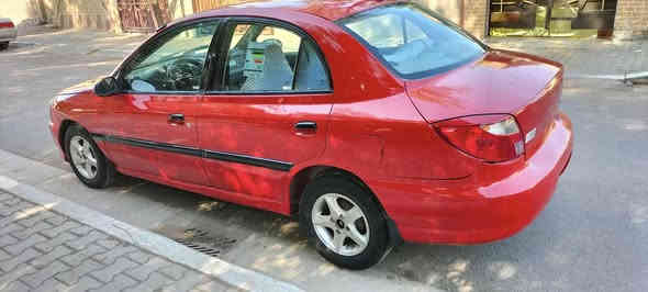 السلام عليكم عندي كيا ريو للبيع موديل 2002 بيهة صبغ عام جمالية مكينة وكير مكفولات تبريد شغال تخم تاير جديد رقم سليمانية جديد  هزة جديدة سنوية لغاية 2029مكان السيارة بغداد السعر 55 $ الهاتف ***********
