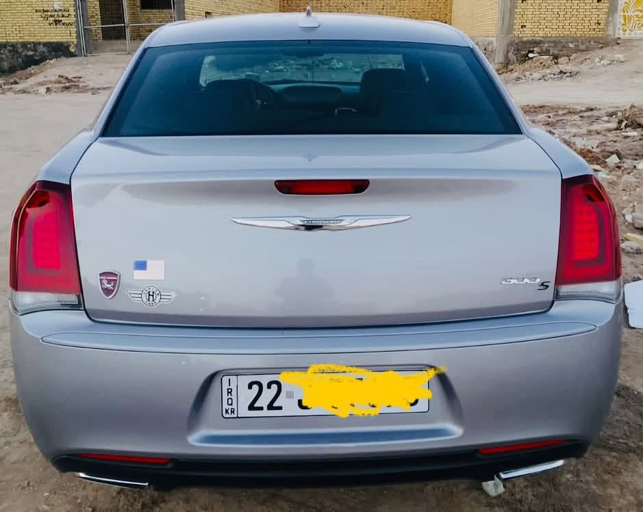 اوباما موديل 2018 شمالي
فئه S ماشيه 126 
السياره كنديه كنديه عداد 260
مواصفات الاس معروفه بدون بنوراما 
شفتات استيرن عداد 260 
طخم تاير جديد
شاشه كاربلي داخل جلد اسود الاس
ميحتاج نذكر مواصفات
تريد تحويل تريد وكاله تمام 
السياره كفاله عدا باب كلير بدون فتح 
سياره جاهزه الي يدور نظيف للعلم 
السياره بالناصريه حي اور قرب المدرسه الايرانيه 
السعر 220 بدون مراوس 
الاتصال ‭***********‬
