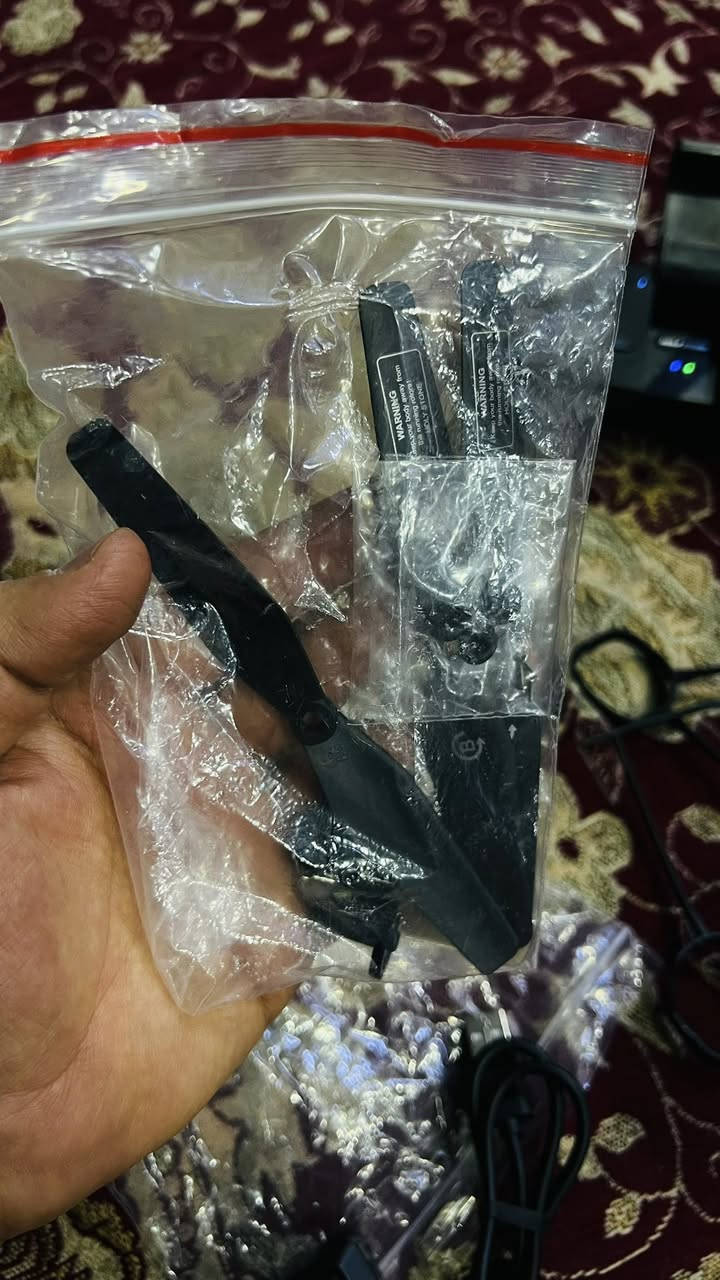 درون هولي ستون HS-120D
اخوان الدرون وصلت بيهة مشكلة بماطورين يشتغلن لكن ضعيفات يحتاجلهن تبديل ابيعهة ع وضعهة + حرق بسيط بوحدة من الاذرع

الطيارة احترافية مواصفاتهة

كاميرا كامبل UHD

بطارية 20 دقيقة 

ريمونت شحن
الربط wifi + ينحطلهة رام تصور بي بكامل فريماتهة
باقي مواصفاتهة موجودة باليوتيوب
السعر 75 الف بلاااش
#ملاحضة الكارتونة مو مالتهة


**إذا كنت صاحب هذا الإعلان وتريد حذفه لأي سبب، رجاءا أرسل رسالة إلى الدعم الفني**