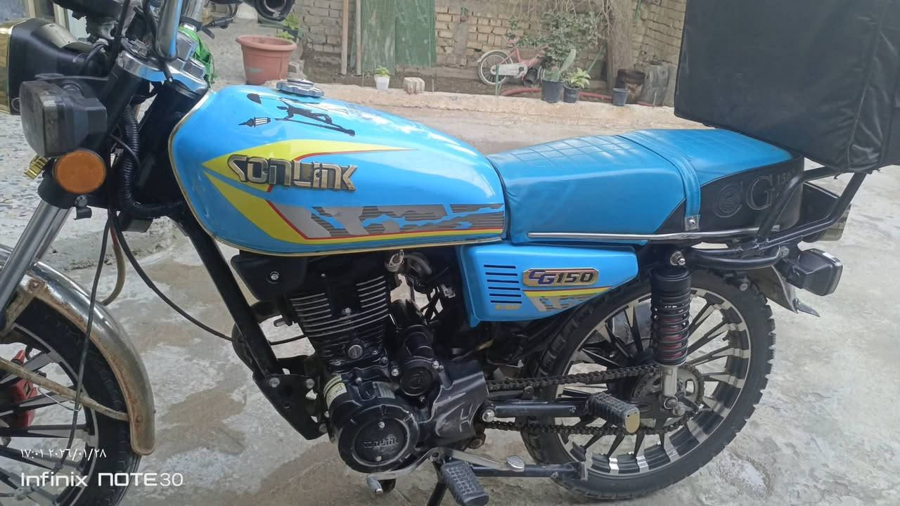 سلام عليكم سونك للبيع موديل 2024 والله نضيفه انضف من الصوره تجي تفحص والله ما بدل بيها شي بس بدلت بيها دبلات امامي الباغي لبلادي الله شاهد السعر 750وبيها مجال هاذا رقمي بي واتساب *********** وهذا مابي واتساب *********** بكاني بغداد المعامل الباويه اوراق موجوده
